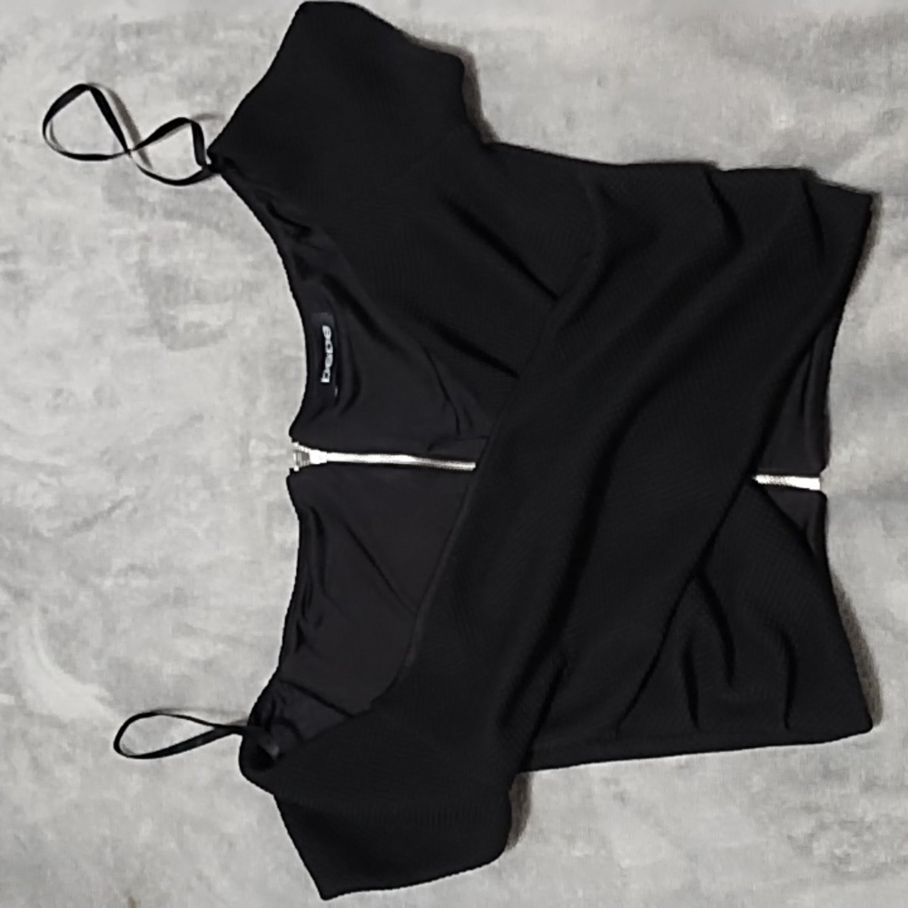 Bebe crop top cross over front zip back small, black
